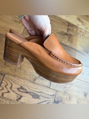 Like NEW CHOCOLAT BLU gemm high clog shoes in cognac 8 leather perfect condition